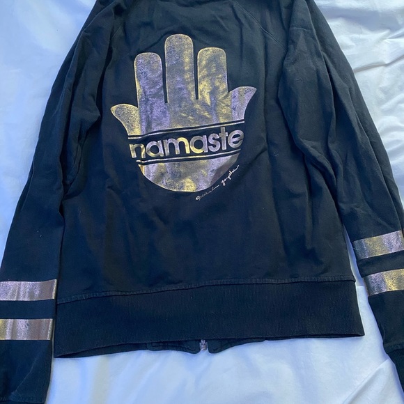 Sweatshirt - Picture 2 of 3